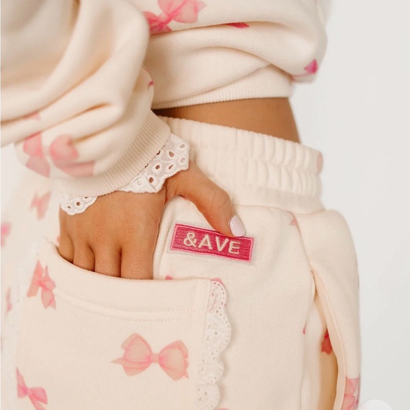 Ampersand Ave comfort zone joggers bows - pretty in pink - Picture 3 of 6